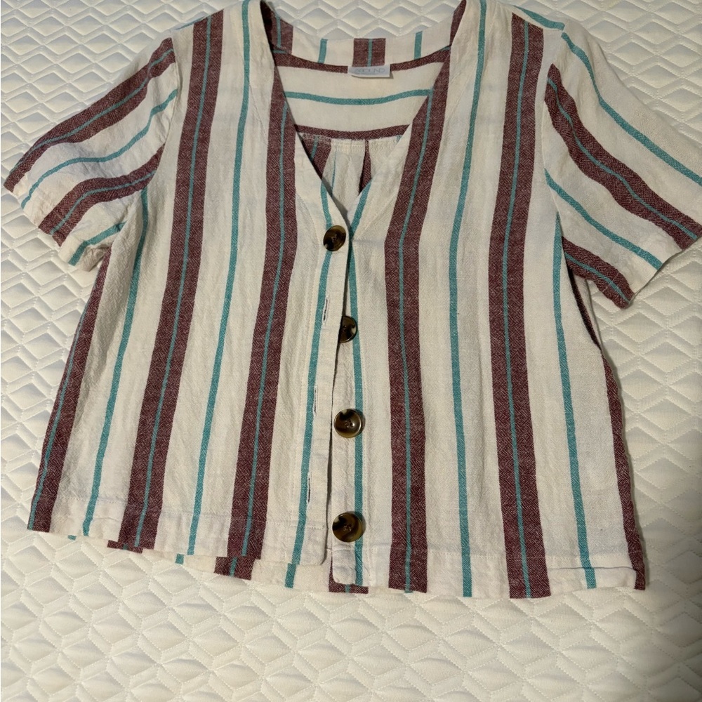 Striped slightly cropped shirt